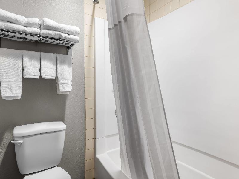 AmericInn by Wyndham Delafield image