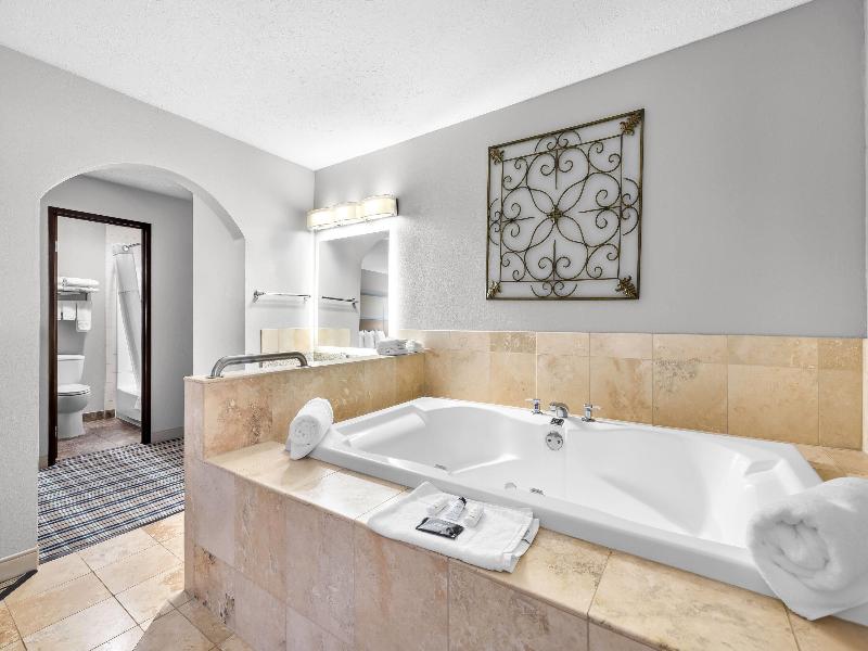 AmericInn by Wyndham Delafield image