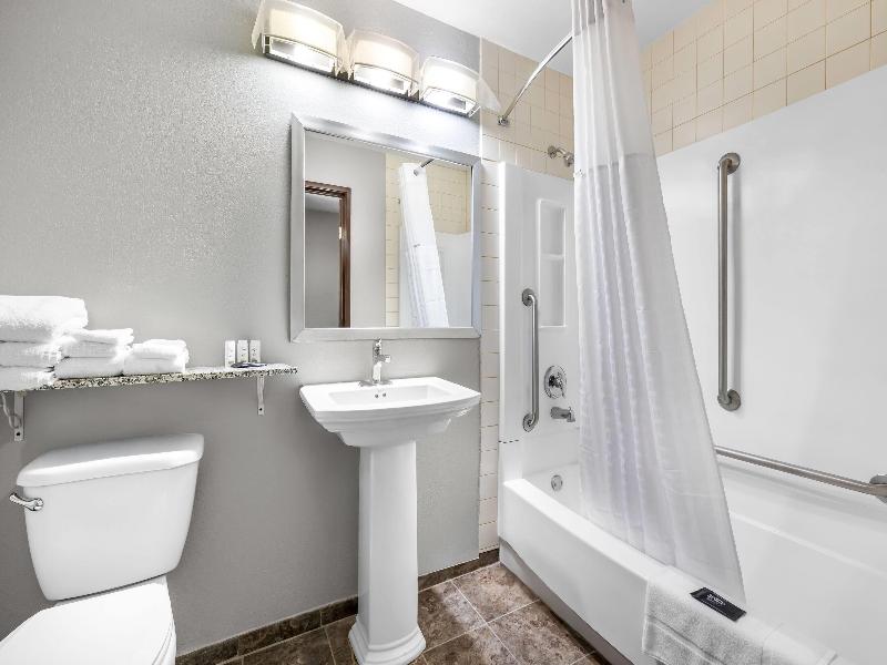 AmericInn by Wyndham Delafield image