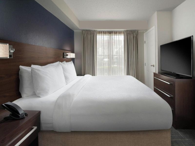 Suite, 1 Bedroom (1 King Bed and 1 Double Sofa Bed)