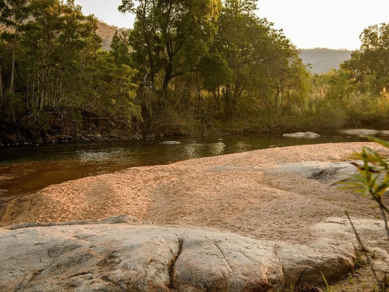 Summerfields River Lodge & Rose Spa image