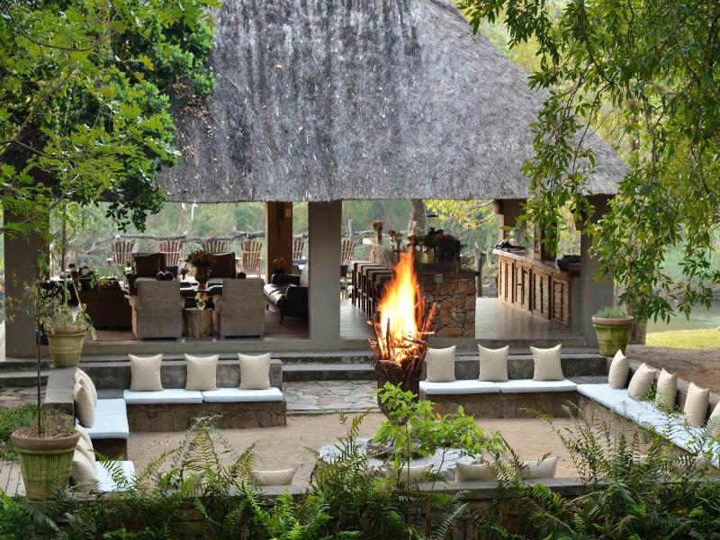 Summerfields River Lodge & Rose Spa image
