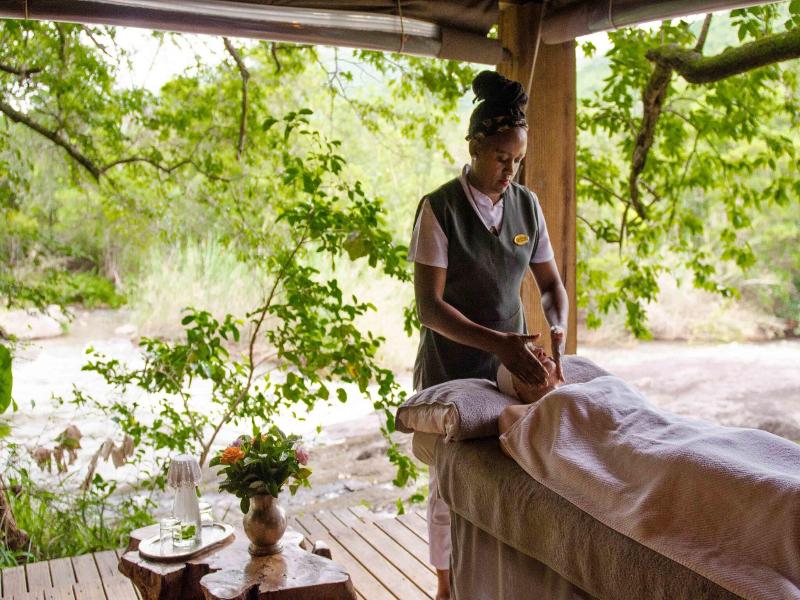 Summerfields River Lodge & Rose Spa image