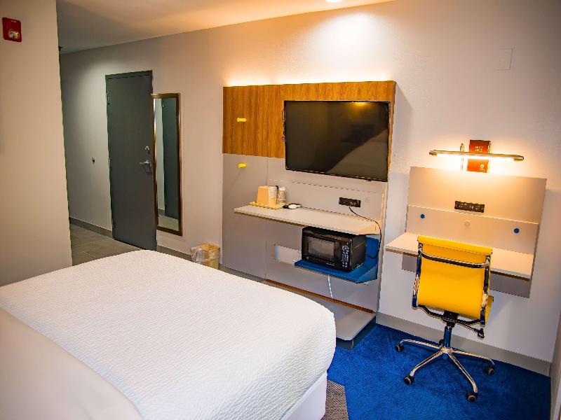 Microtel Inn & Suites By Wyndham Daphne/Mobile image