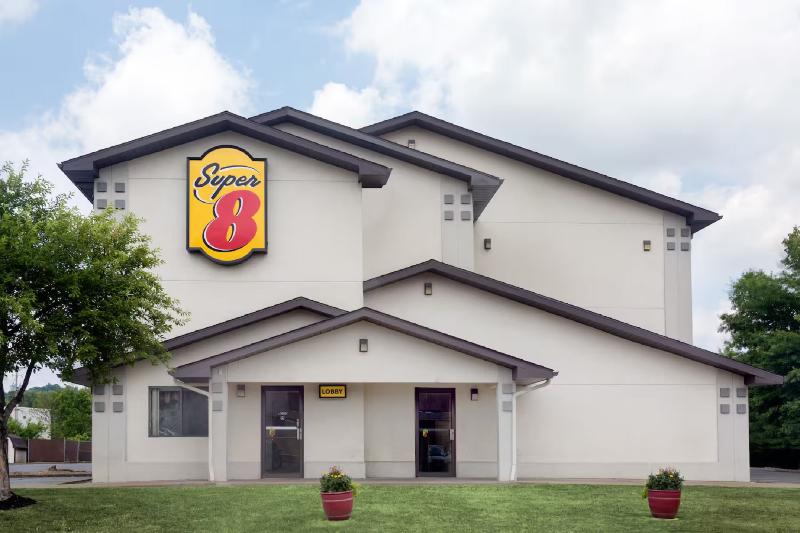 Super 8 By Wyndham Marietta image