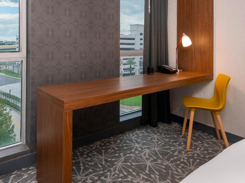 Aloft Orlando Downtown image