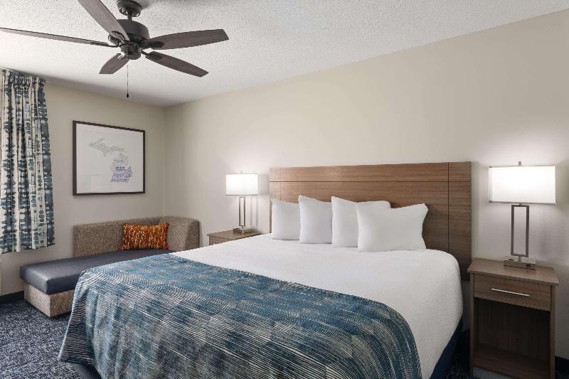 Baymont By Wyndham Mt. Pleasant image