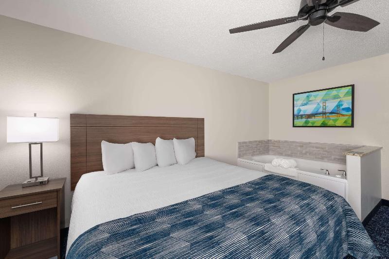 Baymont By Wyndham Mt. Pleasant image