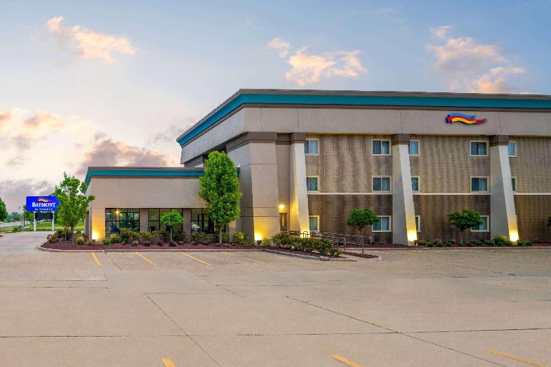 Baymont By Wyndham Mt. Pleasant image