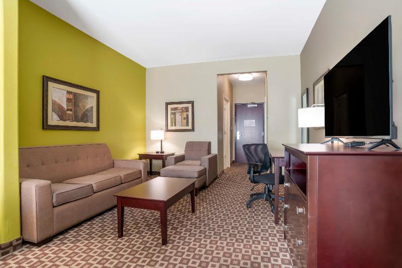 Best Western Plus Chalmette Hotel image