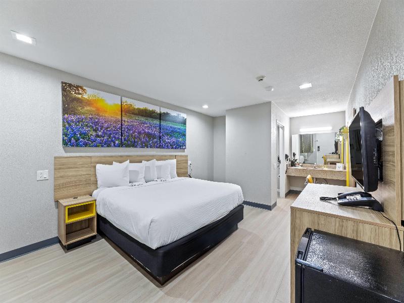 Days Inn by Wyndham McKinney image