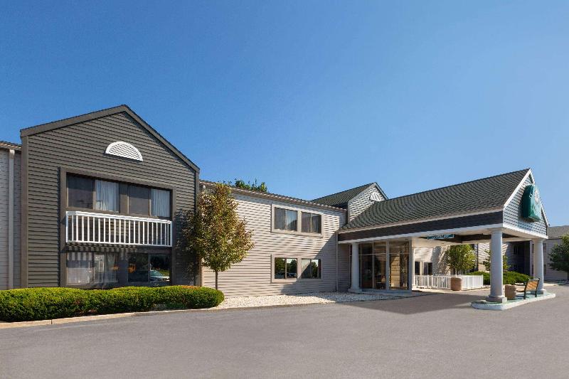 La Quinta Inn Sheboygan image