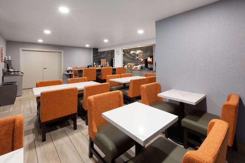 La Quinta Inn Sheboygan image