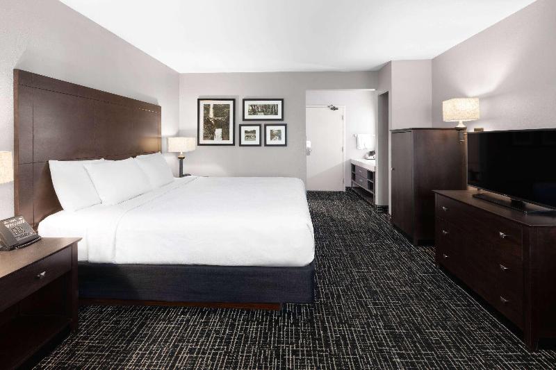 La Quinta Inn Sheboygan image