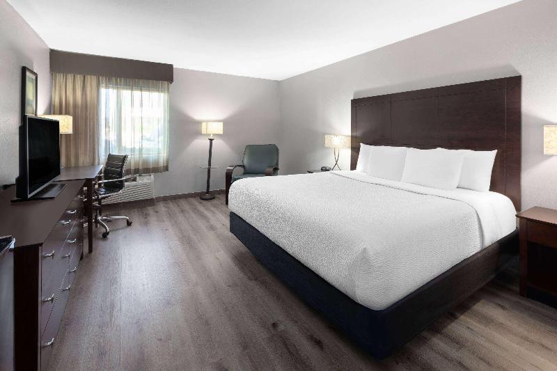 La Quinta Inn Sheboygan image