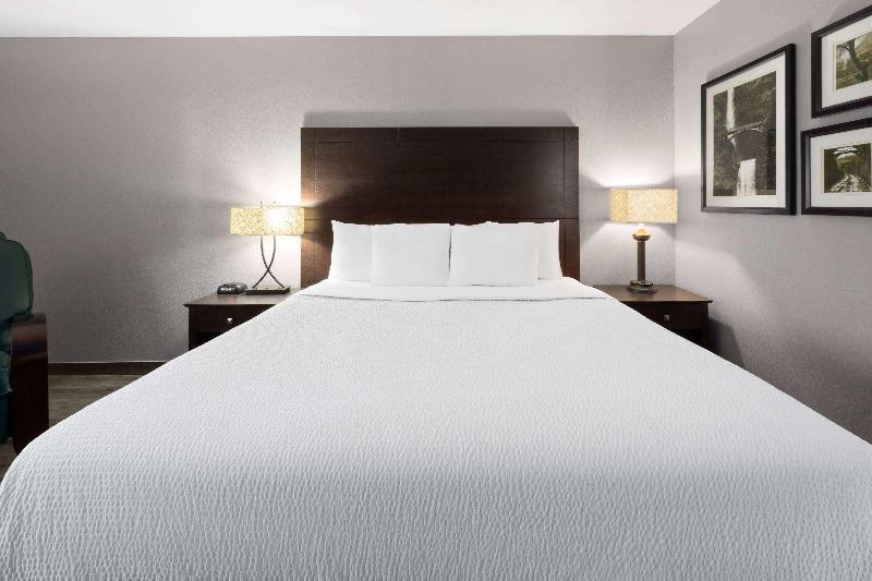 La Quinta Inn Sheboygan image