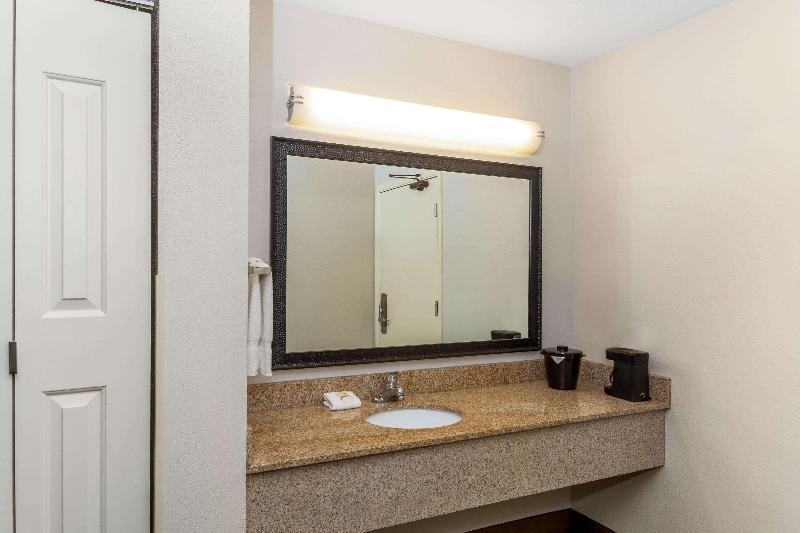 La Quinta Inn Sheboygan image