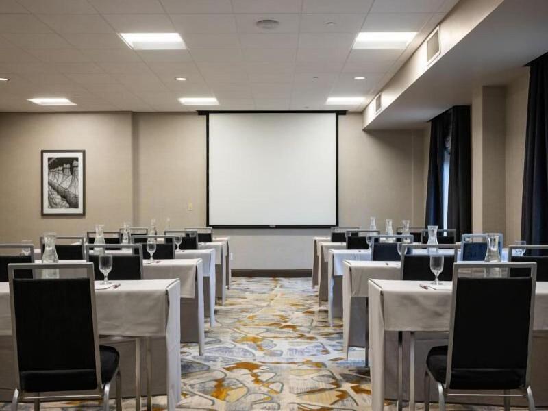 Sheraton Madison Hotel image