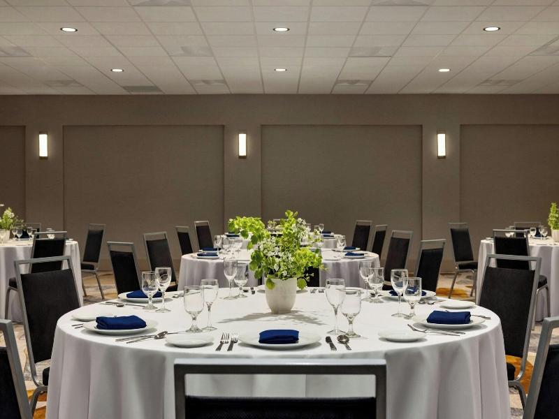 Sheraton Madison Hotel image