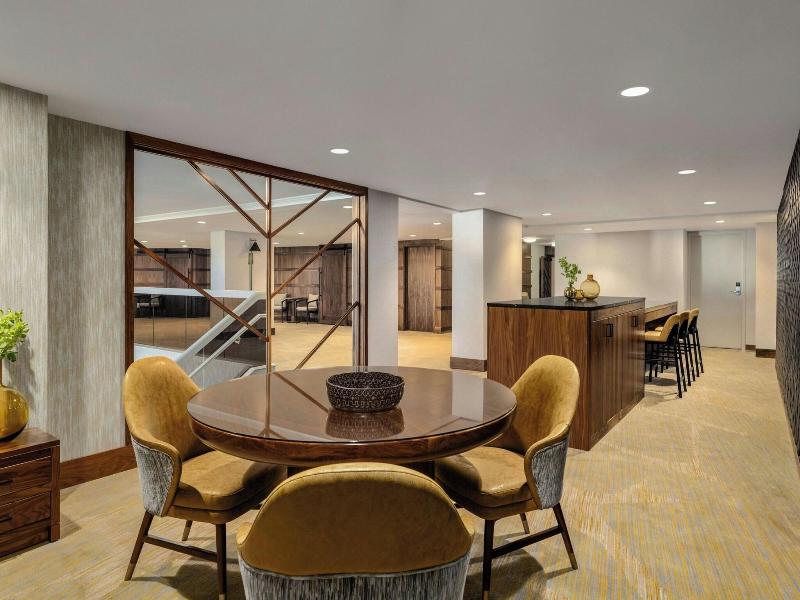 Sheraton Madison Hotel image
