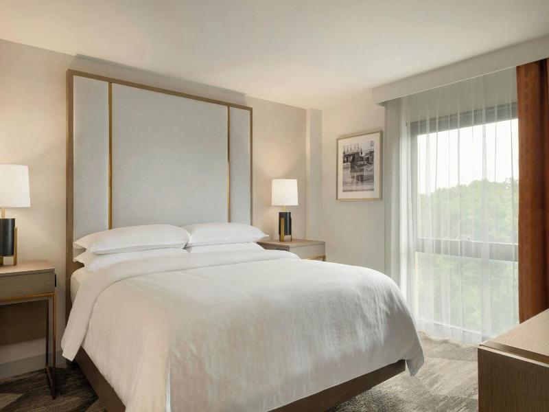 Sheraton Madison Hotel image