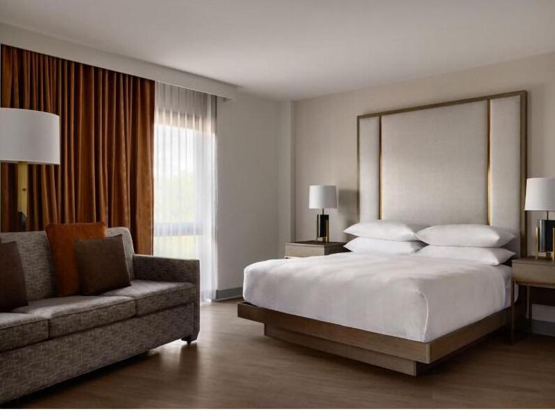 Sheraton Madison Hotel image