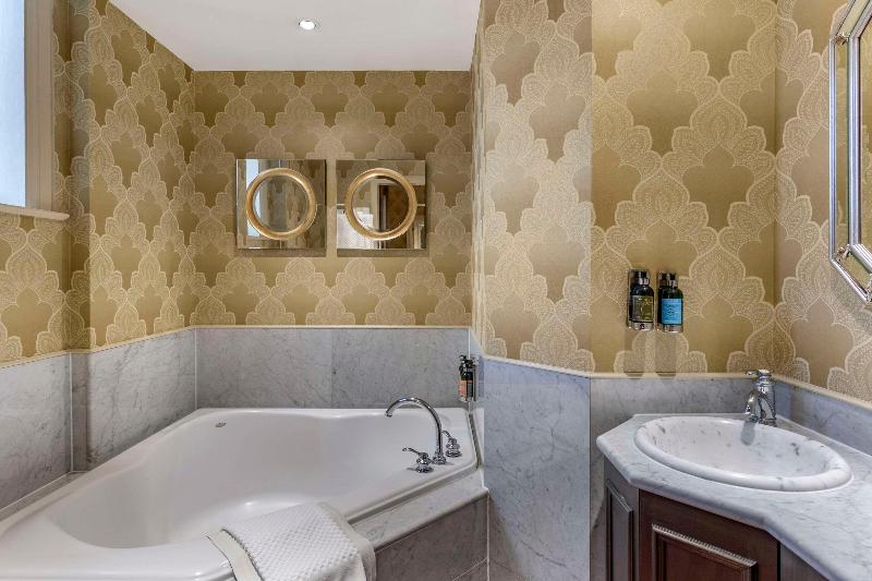 The Fort Garry Hotel Spa & Conference Centre image