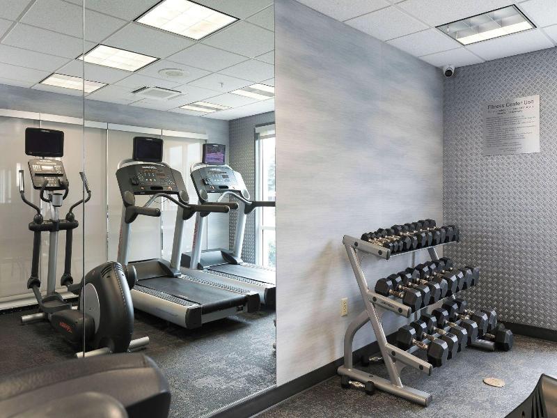 Fairfield Inn & Suites By Marriott Milwaukee Airpo image
