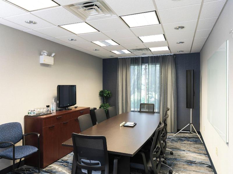 Fairfield Inn & Suites By Marriott Milwaukee Airpo image