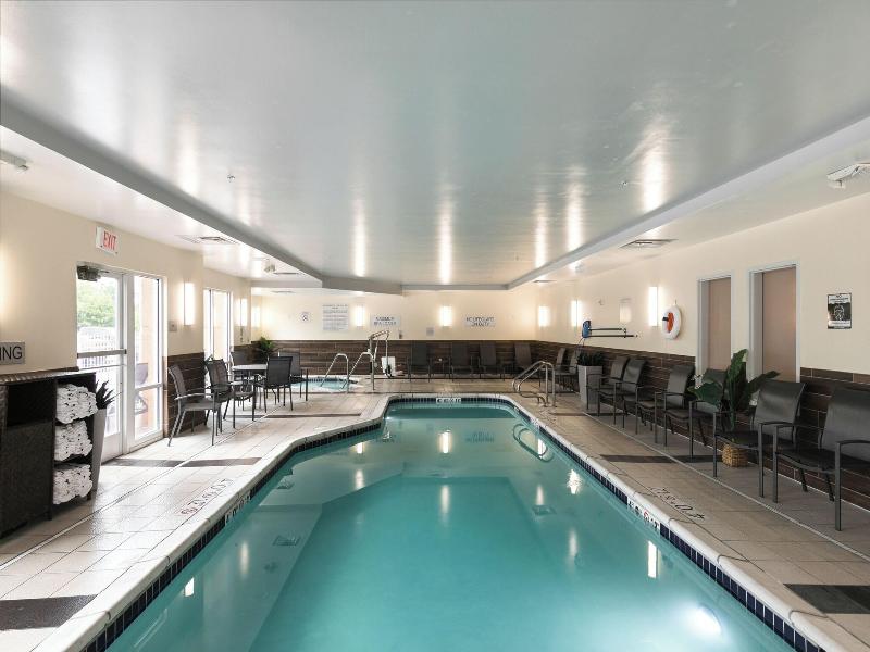 Fairfield Inn & Suites By Marriott Milwaukee Airpo image