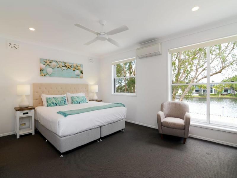 Noosa Entrance Waterfront Resort image