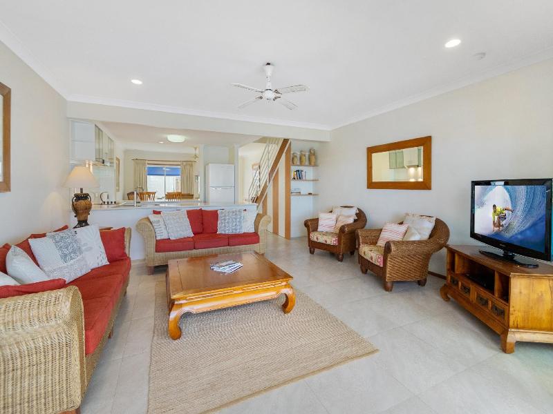 Noosa Entrance Waterfront Resort image
