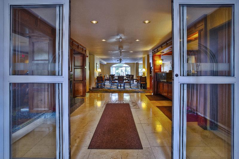 Holiday Inn Express Mackinaw City photo 4