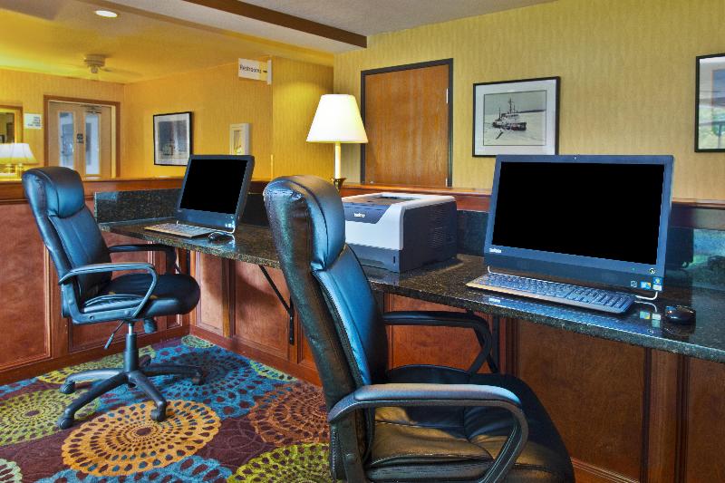 Holiday Inn Express Mackinaw City image