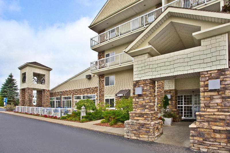 Holiday Inn Express Mackinaw City image