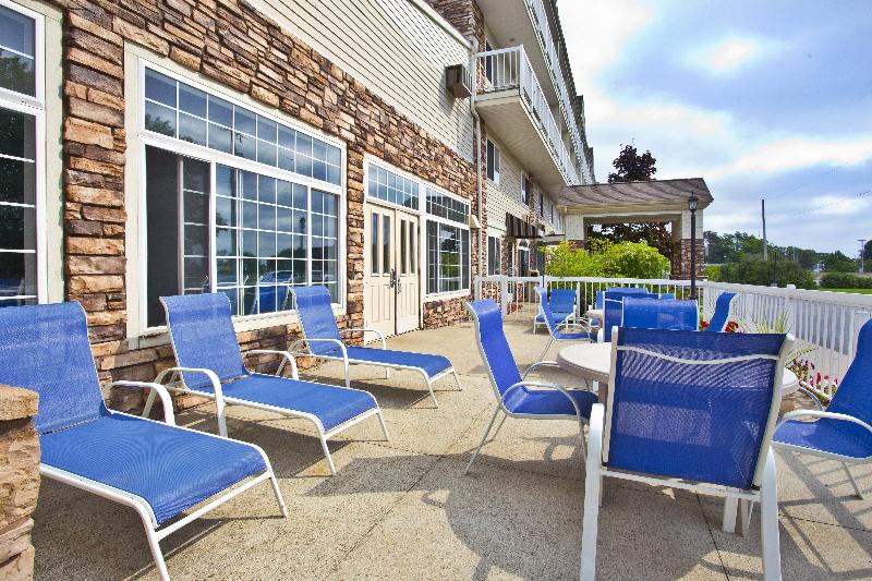 Holiday Inn Express Mackinaw City image