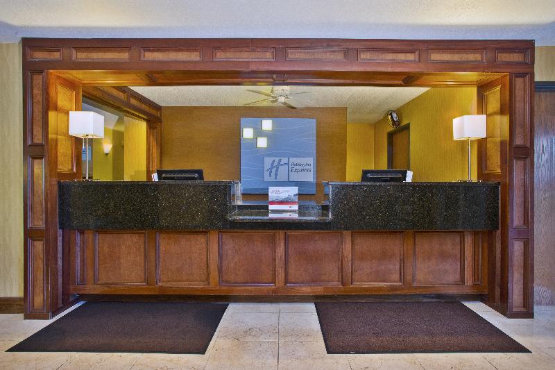 Holiday Inn Express Mackinaw City image