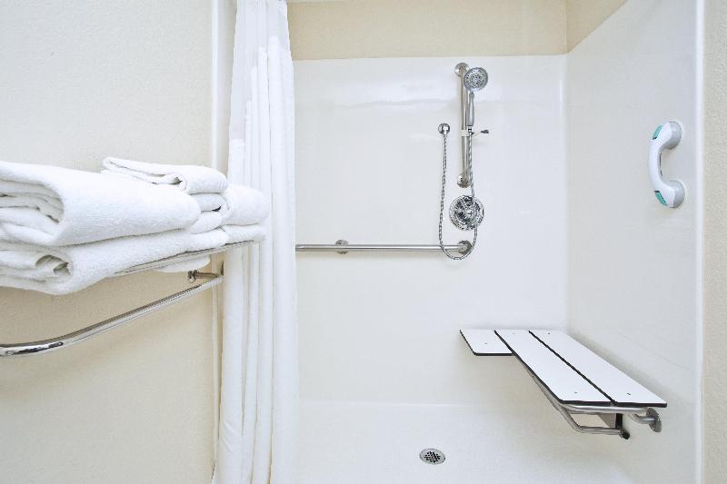 Holiday Inn Express Mackinaw City photo 16