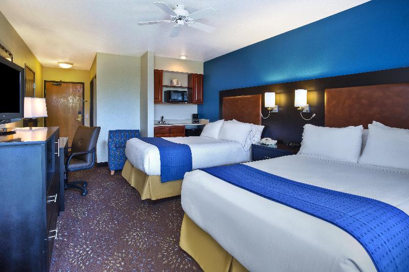 Holiday Inn Express Mackinaw City image