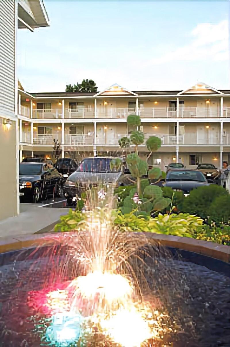 Parkside Inn Bridgeview photo 3