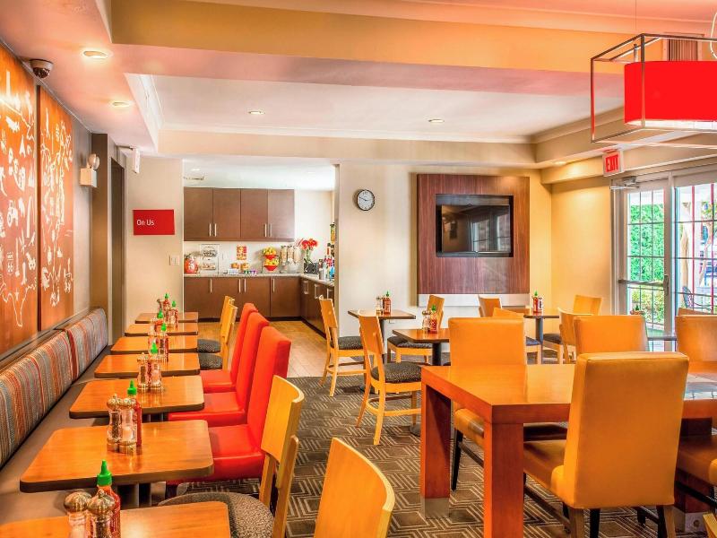 TownePlace Suites Baltimore BWI Airport image