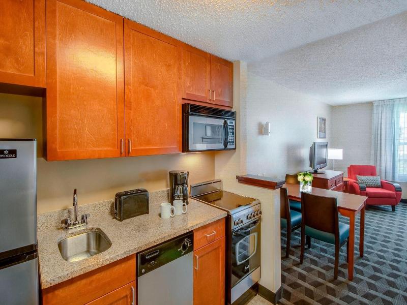 TownePlace Suites Baltimore BWI Airport image