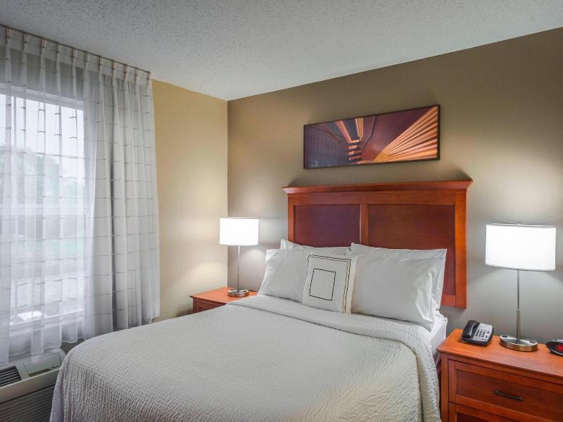 TownePlace Suites Baltimore BWI Airport image