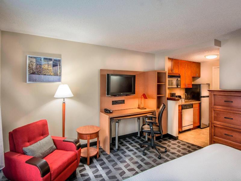TownePlace Suites Baltimore BWI Airport image