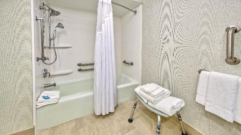Holiday Inn Express Memphis Medical Center Midtown photo 13