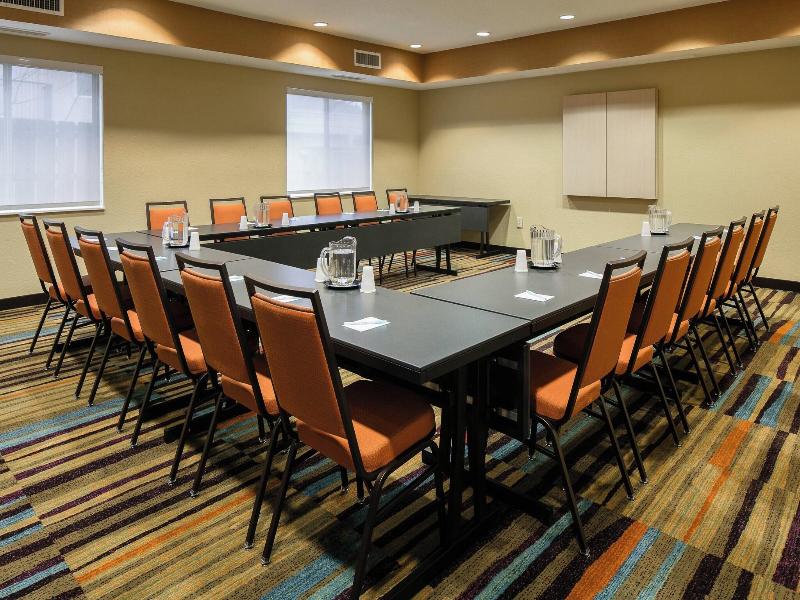 Fairfield Inn & Suites Kansas City Airport