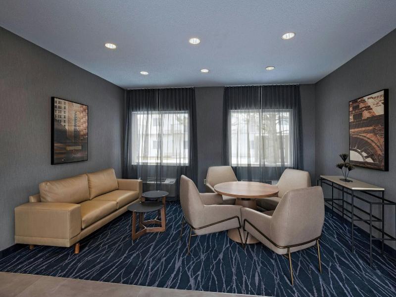 Fairfield Inn & Suites Kansas City Airport