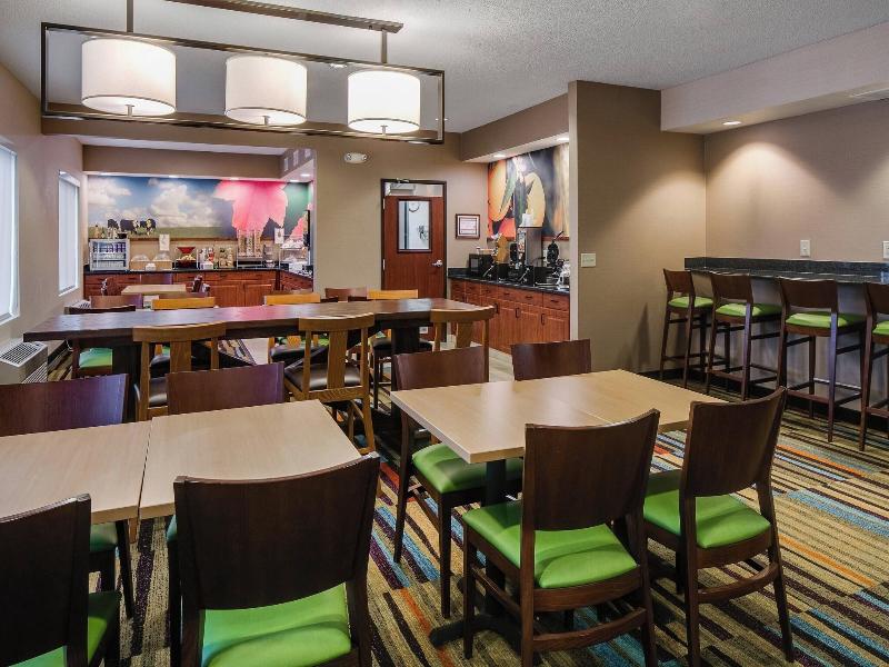 Fairfield Inn & Suites Kansas City Airport