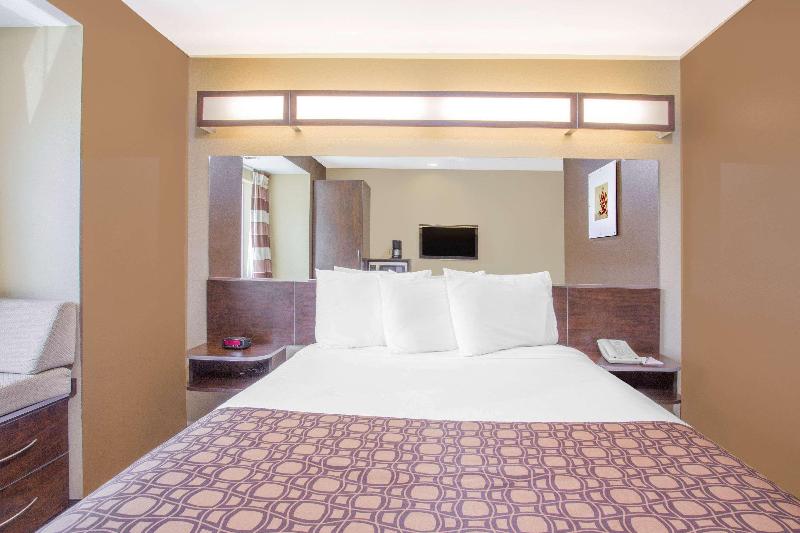SureStay Plus Hotel by Best Western Buckhannon image