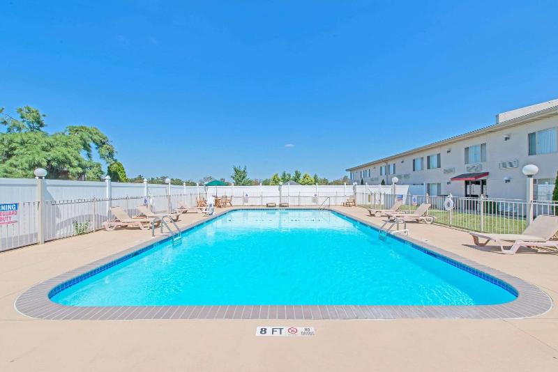 Ramada by Wyndham Vineland Millville Area image
